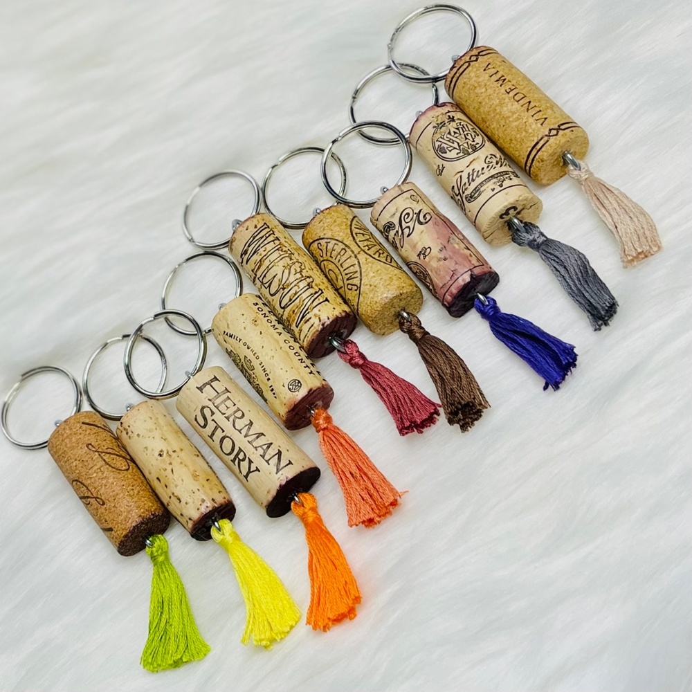 🔑🍷 Wine Cork Keychain 🍷🔑